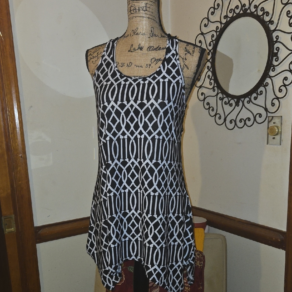 Julia Black and White Patterned High Low Top